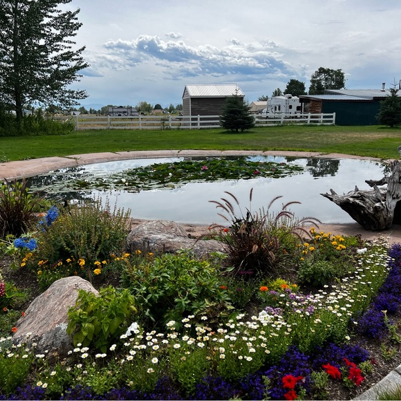 Meet your Posher, Christa - Picture 5 of 6